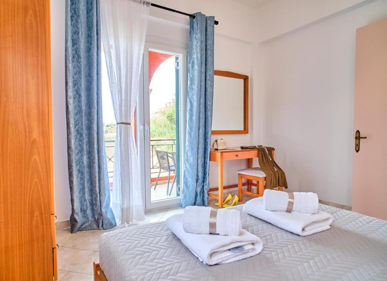 Logas Beach Studios Peroulades  Luaran gambar