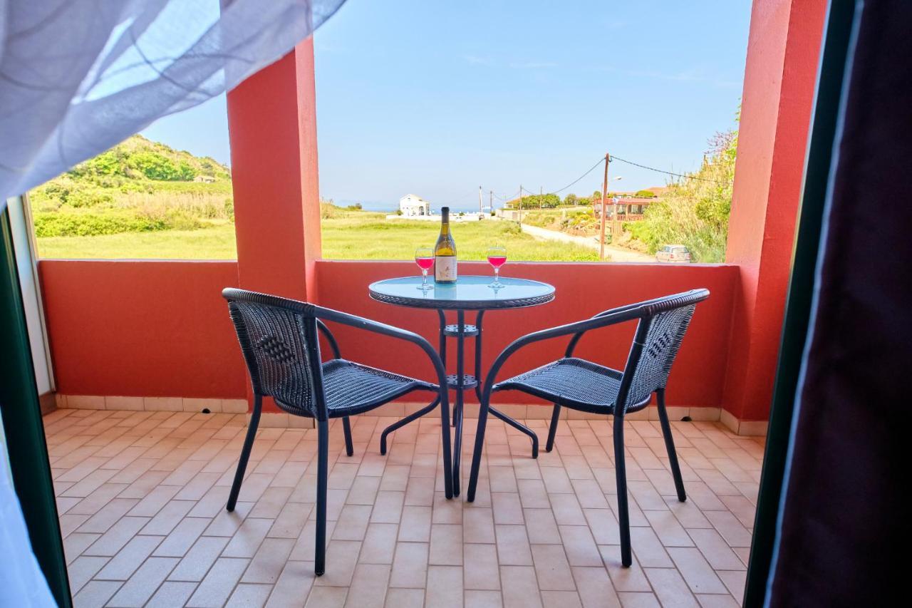 Logas Beach Studios Peroulades  Luaran gambar