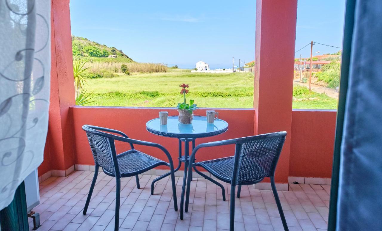 Logas Beach Studios Peroulades  Luaran gambar