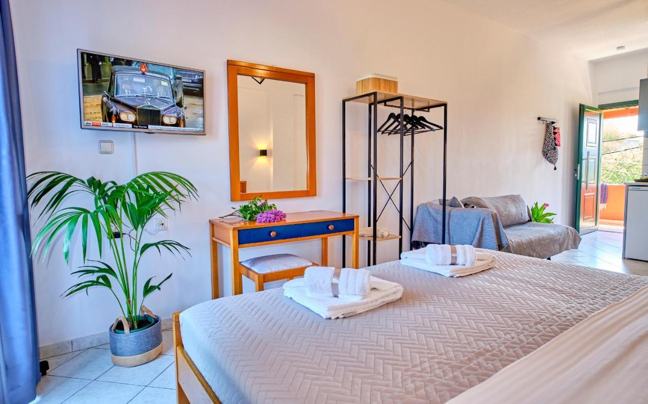 Logas Beach Studios Peroulades  Luaran gambar